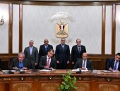 رئيس الوزراء يشهد توقيع 5 اتفاقيات للشراكة بين اقتصادية قناة السويس وشركات قطاع خاص.. صور