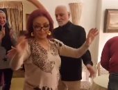 نبيلة عبيد تحتفل بعيد ميلادها مرتين وموسيقى الراقصة والسياسي تشعل الأجواء