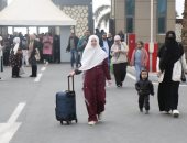 لاقتناء أكبر عدد من الكتب.. حقائب السفر تتصدر المشهد ثانى أيام معرض الكتاب  