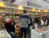 سعرها 20 جنيه فقط.. مشغولات يدوية داخل جناح حلايب وشلاتين فى معرض الكتاب