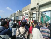 معرض الكتاب مش كتب وبس.. الجمهور يتفاعل مع عروض البلياتشو