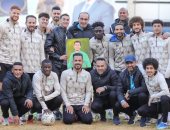 لاعبو المصري يودعون زميلهم إلياس الجلاصي بعد انتقاله للأهلي الليبي