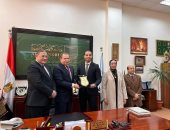 كلية العلوم السياسية جامعة الإسكندرية تكرم خريجيها الملحقين الدبلوماسيين 