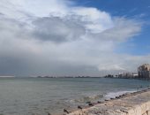 المنخفض الجوى يضرب الإسكندرية.. أمطار غزيرة ورعدية وصقيع "فيديو"