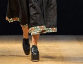 أحذية البلاتفورم العالية تتصدر اتجاهات الموضة لربيع وصيف 2024 