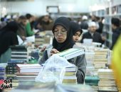 الكتاب دليفرى ومسارات لكبار السن.. خدمات يقدمها معرض الكتاب 2025.. فيديو