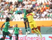 نيجيريا تتقدم على أنجولا بهدف فى الشوط الأول بكأس الأمم الأفريقية.. فيديو