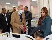 محافظ القليوبية يطمئن على 3 أطفال من غزة يتلقون العلاج بمستشفى القناطر الخيرية