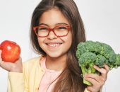 6 عادات غذائية مهمة للأطفال تزيد نشاطهم وتركيزهم أثناء الدراسة