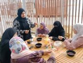 سيدات عزبة البرج بدمياط يتعلمن فنون التفصيل وفانوس رمضان في المدينة الآمنة
