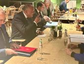 وزير الخارجية يلتقى بقادة مجموعة The Elders الداعمة للسلام بألمانيا