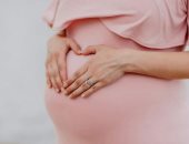 سيدة إيطالية تزيف 17 حالة حمل لجمع إعانات الأمومة والحصول على إجازة