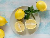 مش بس مع أمراض البرد.. فوائد الليمون وطرق دمجه فى نظامك الغذائى