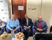 صاحب رواية عتبات البهجة يزور الفخرانى ومجدى أبو عميرة فى موقع التصوير