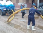 محافظ سوهاج يوجه بشفط مياه الأمطار المتراكمة بسيارات الكسح بنطاق المحافظة