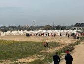 مصر تنشئ معسكرا ثانيا للنازحين بخان يونس بسعة 400 خيمة و4 آلاف شخص.. فيديو وصور