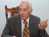 وفاة الدكتور مصطفى عبد العزيز نقيب الأطباء البيطريين الأسبق 