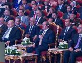 الرئيس السيسي ممازحا صفاء من "قادرون باختلاف": "ارسمى حاجة ليا"