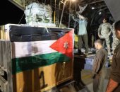 الأردن يسير قافلة مساعدات جديدة إلى قطاع غزة عبر معبر كرم أبو سالم