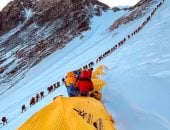 ذوبان الجليد يكشف عن جثث ضحايا تسلق جبل إيفرست