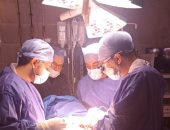 فريق طبي بمستشفى الزقازيق العام يجرى جراحة قلب وصدر عاجلة لإنقاذ حياة شاب