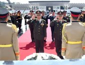 الرئيس السيسى ينيب وزير الدفاع لوضع الزهور على النصب التذكارى لشهداء الجيش