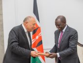 وزير الخارجية يسلم رئيس كينيا رسالة من الرئيس عبد الفتاح السيسى