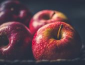 وصفات طبيعية من التفاح للعناية بالبشرة.. استغلى قشره بدل ما ترميه