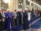 الجامع الأزهر يقيم صلاة التراويح الأولى فى رمضان وسط إقبال كبير.. صور