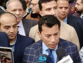 وزير الرياضة يكشف حالة أحمد رفعت من أمام المستشفى بالإسكندرية.. فيديو