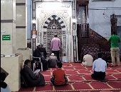 أذان العشاء فى سادس أيام رمضان من مسجد صلاح الدين بمدينة الأقصر.. فيديو