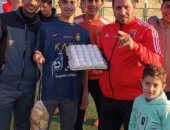 بيض وبطاطس و"حفاضات" أبرز هدايا رجل المباراة فى دورة رمصانية بالدقهلية