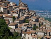 قرية إيطالية تعرض المنزل بيورو واحد.. والإقبال شبه معدوم