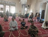 المسجد العمرى بإسنا يقدم دروس دينية للمواطنين في نهار شهر رمضان.. صور 