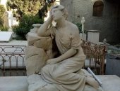ملائكة وسيدات حزينات.. شاهد تماثيل مقابر اللاتين بالإسكندرية