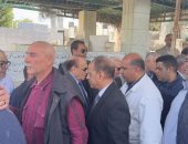 محافظ بورسعيد يتلقى العزاء في وفاة شقيقة اللواء سمير فرج.. فيديو وصور  