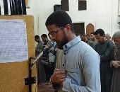 السديس المصرى.. إمام مسجد يُبكى المصلين بخشوعه فى الصلاة بالمنيا.. فيديو