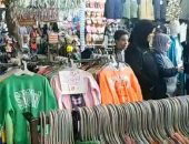 أجواء رمضانية مبهجة بمطروح.. إقبال المواطنين على شراء ملابس العيد (فيديو)