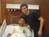 محمد عواد يطمئن على أوباما فى المستشفى بعد جراحة الفك