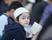 الأطفال يملأون صحن الجامع الأزهر وباحاته فى العشر الأواخر من رمضان.. صور