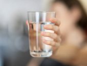 10 علامات تخبرك أنك لا تشرب كمية كافية من المياه 