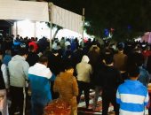 المئات يصلون التراويح فى الشارع أمام أحد مساجد مطروح ليلة 25 رمضان.. فيديو