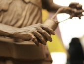 تمثال بائع العرقسوس.. تفاصيل إبداعية دقيقة لأعمال الفنان عبد الرحمن ربيع 