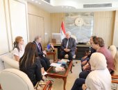 وزير التعليم العالي يبحث تعزيز التعاون مع سفير الاتحاد الأوروبى فى مصر