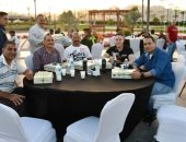 محافظ جنوب سيناء يشارك عمال هيئة النظافة الإفطار الرمضانى السنوى بشرم الشيخ