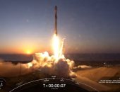 SpaceX تطلق 21 قمرًا صناعيًا للإنترنت إلى المدار.. صور