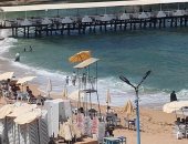 الراية خضراء على شواطئ الإسكندرية وإقبال كبير من المواطنين على الكورنيش.. فيديو 