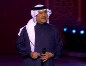 تحسن حالة محمد عبده بعد تعرضه لوعكة صحية وإلغاء حفله بالبحرين