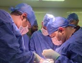 فريق طبى بمستشفى سوهاج الجامعى ينجح فى إنقاذ شاب تعرض لعدة طعنات بالرقبة والظهر