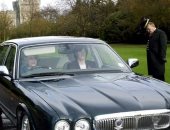 سيارة الملكة الراحلة إليزابيث تعرض للبيع فى مزاد مقابل 60 ألف جنيه إسترلينى